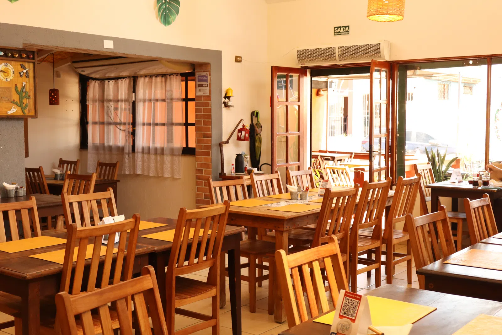 Ambiente interno do restaurante Feijoada da Vó Alda